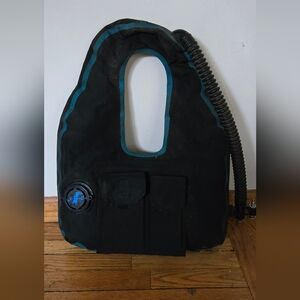 Scubapro Buoyancy Black Vest  Not Working For Parts Decoration or Prop